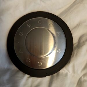 Becca pressed highlighter